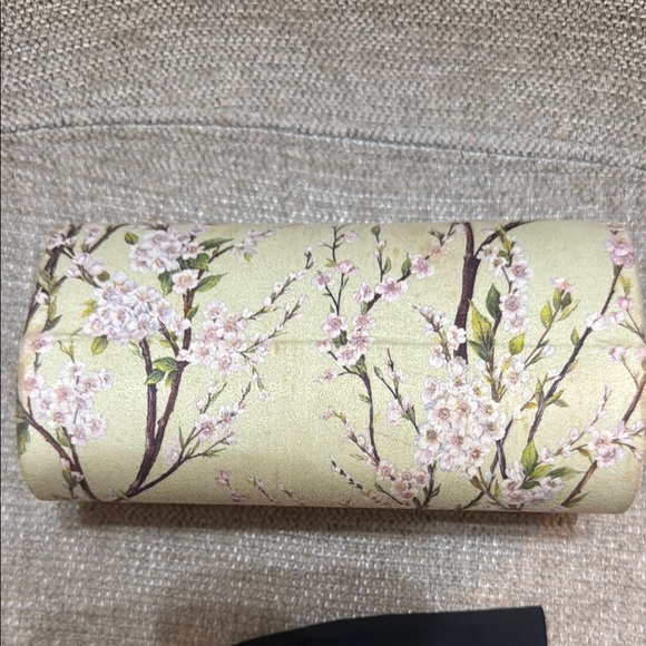 DOLCE & GABBANA Cherry Blossom Pattern Sunglasses with original Case and Cloth - Picture 10 of 12